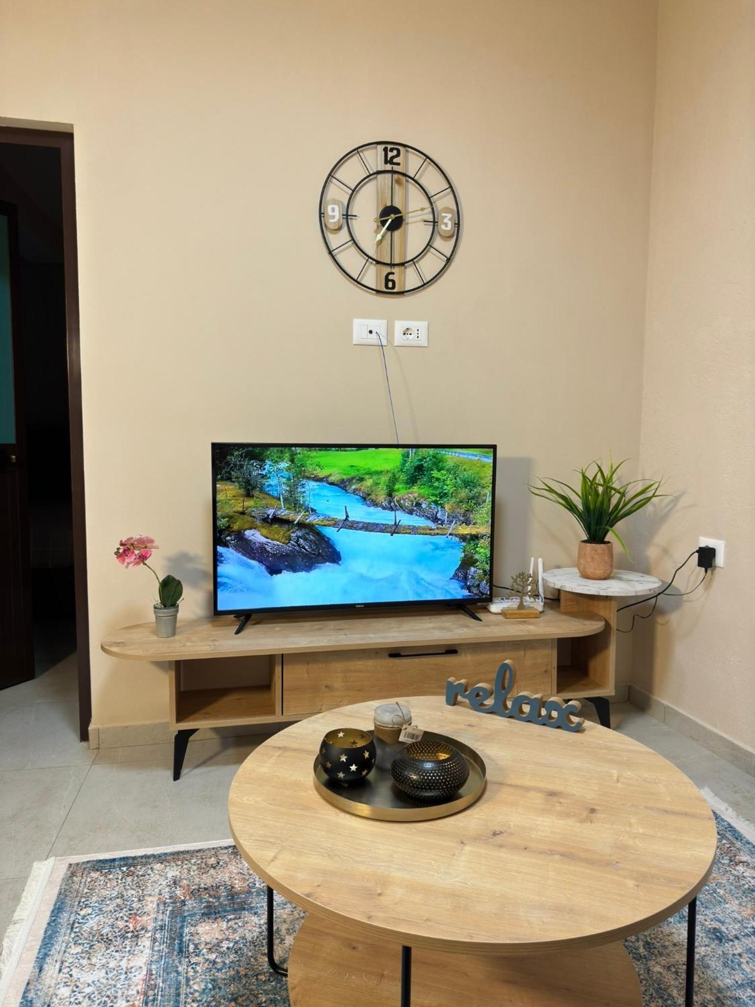 Shkodra Guest House & Trips Bagian luar foto