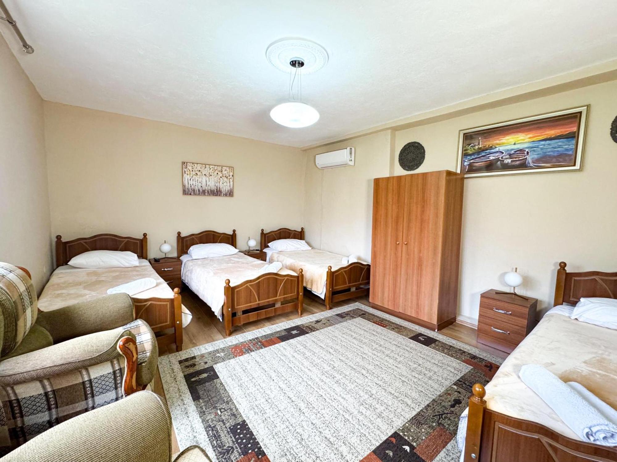 Shkodra Guest House & Trips Bagian luar foto