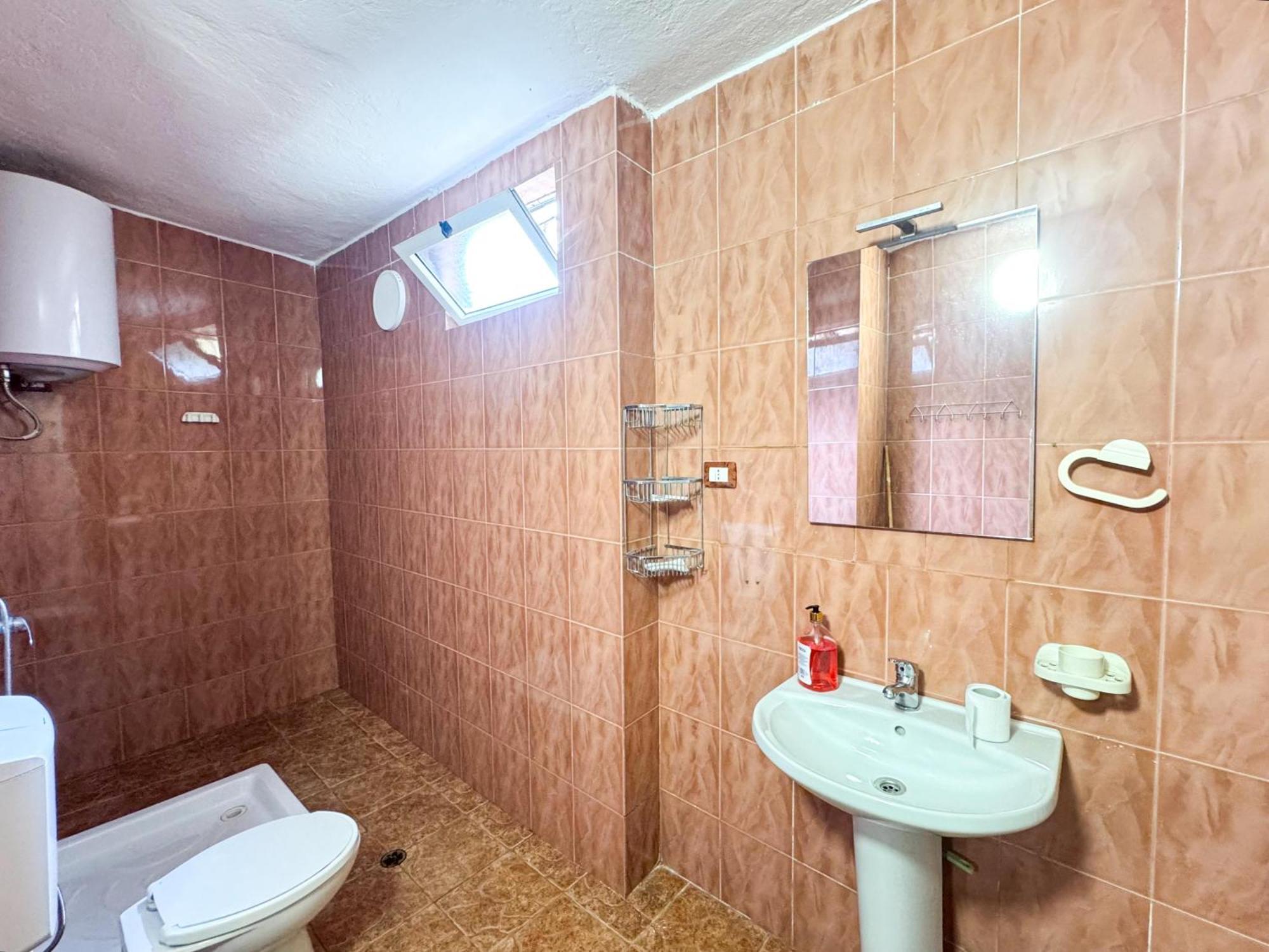 Shkodra Guest House & Trips Bagian luar foto